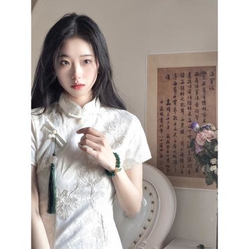 白色旗袍年輕款2025少女改良連衣裙披肩外搭日常中式國風復古民國