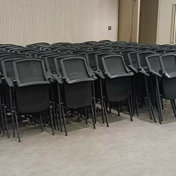 辦公椅 椅子 免運 開立發票 培訓椅帶桌板寫字板會議椅可折疊椅子辦公室凳子折疊培訓桌椅一體