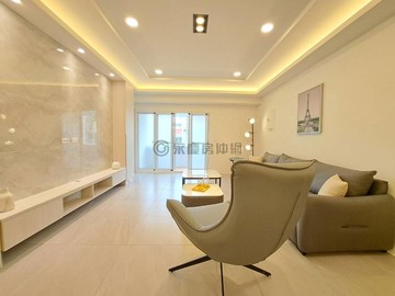 瑞豐商圈勝利國小邊間雙主臥四房車位｜高雄市鼓山區華泰路