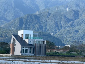 礁溪現代幾何美觀時尚農舍【房仲小姐姐許晴】｜宜蘭縣礁溪鄉瑪僯路