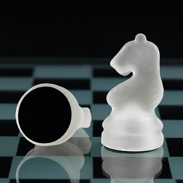 クラフトクリスタルガラスの高級チェスセットアクリルチェスボード-折れエレガントなガラスチェスの駒家族チェスゲームセット