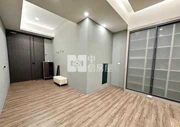 臨中投公路高工商圈精裝整理美透天｜台中市南區五權南路