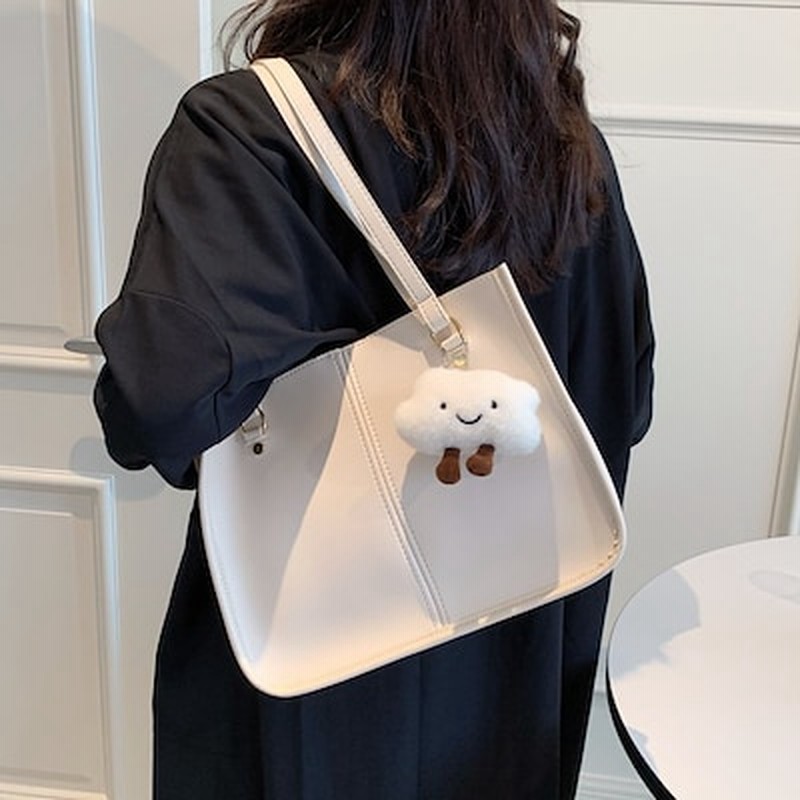 大容量バッグ かわいい雲のアクセサリー ショルダーバッグ トートバッグ トートバッグ 合わせやすい 通販 Lineポイント最大1 0 Get Lineショッピング