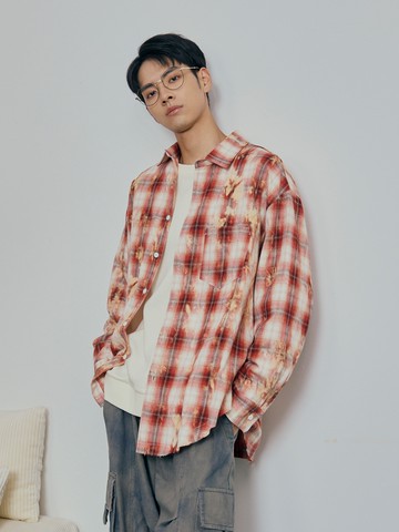 渲染左胸口袋大格紋長襯