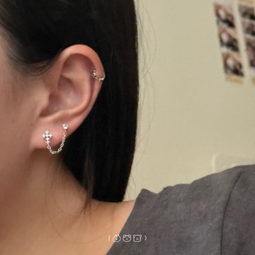 現貨｜鑲鑽十字架小眾鏈條轉珠耳環 (Puppeee) 不鏽鋼針 耳骨環 D7603 洗澡睡覺不用摘 可碰水