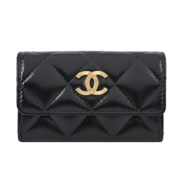 CHANEL經典刻紋雙C LOGO菱格紋小羊皮卡片/零錢夾(黑色)