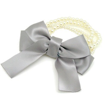 【Charme】日新品 四層珍珠可拆式蝴蝶結彈性手鍊  優雅灰