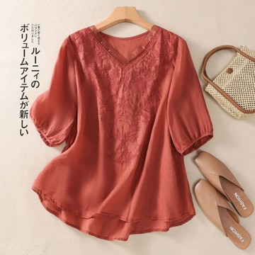 日系苧麻小衫上衣女文藝刺繡輕薄V領中袖棉麻襯衫T恤新款 大尺碼上衣 短袖襯衫 大尺碼女裝 短袖上衣 日系穿搭 大尺碼襯衫