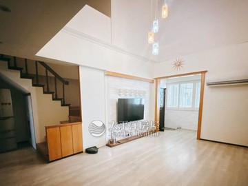 北屯松竹商圈四房平車極品樓中樓｜台中市北屯區興安路二段