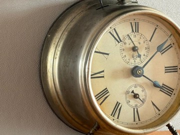 感受德國舊時代氣息，超越百年曆史的古董「肚臍鐘」