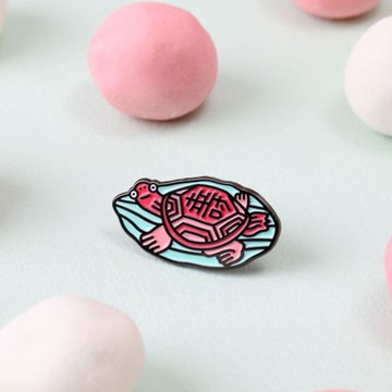 台灣奇獸徽章/胸章 紅龜粿 台灣紀念品/禮物