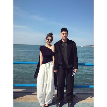 度假風酷辣時尚設計感飄帶斜肩上衣氣質抽繩闊腿褲出游穿搭套裝女