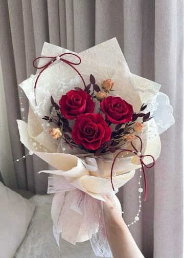 永生玫瑰花束-經典紅玫瑰 l 蕾絲永生花束 紅玫瑰花束 情人節花束