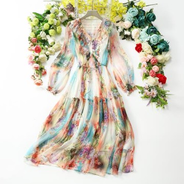 高端V領氣質花朵女神范連衣裙2026春夏季長袖寬松透氣真絲長裙子