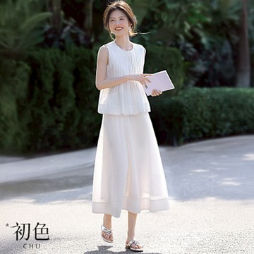 初色 日系坑條收摺無袖背心上衣+純色寬鬆A字半身裙兩件式套裝-白色-11625(M-2XL可選)