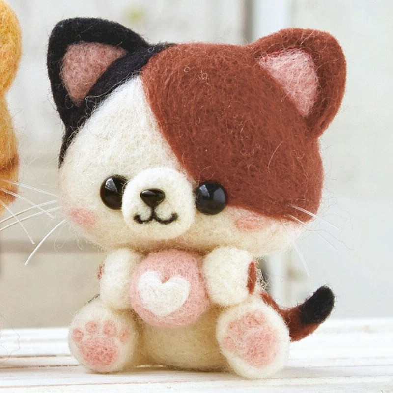 個性的鳥の羊毛フェルト　つけまちゃん 個性的鳥の羊毛フェルトつけまちゃん