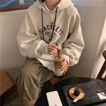 秋裝寬松字母印花連帽加絨衛衣女超火cec套頭長袖外套上衣1入