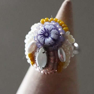 Talkative Ring 40顆均碼珠子刺繡戒指花朵白黃紫多色