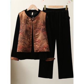 媽媽春裝新中式套裝中老年女新款奶奶春秋衣服復古絲絨三件套國風