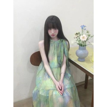 綠色暈染綁帶無袖掛脖連衣裙2025新款女夏季高級感風情萬種的裙子