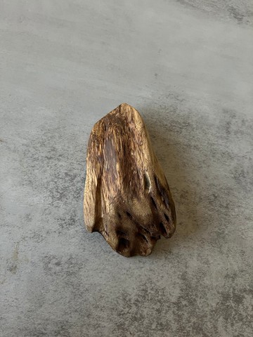 【重油老料生聞香】達拉干沉香 手把件 A03(32克)送收納袋/展示架