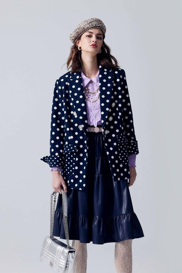 數字薰衣草色簍空繡花上衣