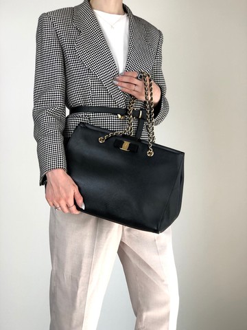 【日本直送 名牌中古包】Salvatore Ferragamo 手提包 黑色 Vara 蝴蝶結 皮革 鍊條 vintage 7fajd7