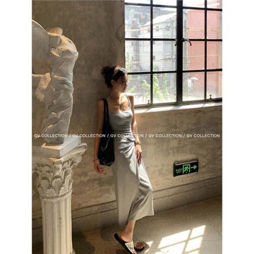 GV大白哥 簡約fit 紐結修身收腰坑條連衣裙直筒方領顯瘦吊帶裙女