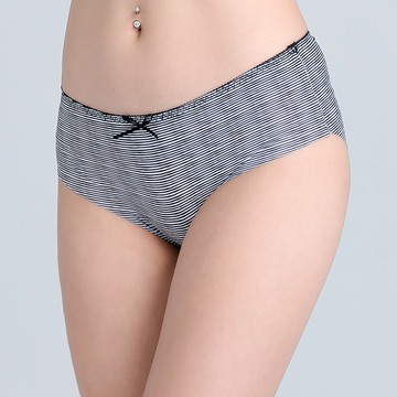 橫條遠紅外線抑菌無痕中腰內褲(經典黑 女M-2XL)