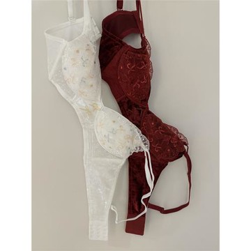 “小天鵝”輕奢法式絲絨三角杯內衣女紅色本命年薄款無鋼圈文胸罩