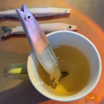 精選好物🌈搞怪仿真鹹魚翻身創意陶瓷吸管擺件打工人專屬解壓水杯裝飾送禮物