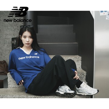 【New Balance】 NB V領長袖球衣_女性_藍/米白任選 (IU著用款)