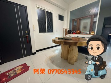 專簽｜近１中低總價｜使用約２８坪３房孝親１樓免爬梯｜台中市東區進化路