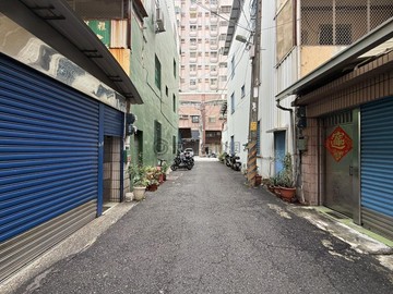 A★近大寮捷運站｜鳳林商圈｜屋況需整理｜車庫透天｜高雄市大寮區內厝路