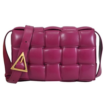 BOTTEGA VENETA 寶緹嘉 Padded Cassette 小羊皮編織斜背枕頭包(桃紫)