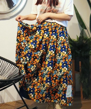 Africa tuck flare skirt 153/SYMPHONY