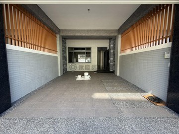 弘文學區四大房電梯別墅A戶｜台中市潭子區弘仁街