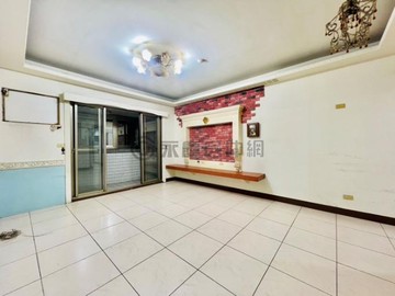 小資族看過來！榮總商圈不用千萬買3房車位｜高雄市左營區榮總路