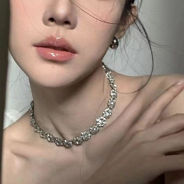 簡約項錬女🌺太陽花項鍊輕奢小衆設計高級感鑲滿鑽爆閃鋯石花朵鎖骨鏈女頸鍊防水防過敏項鍊 鎖骨鍊 項鍊女 項鏈女 鈦鋼