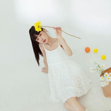 QUEENSHOP_ S 女裝 滿版緹花傘擺細肩短洋裝 現+預 【01087100】