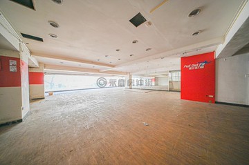 文化中心捷運站中正路上超大面寬店面(一)｜高雄市苓雅區中正二路