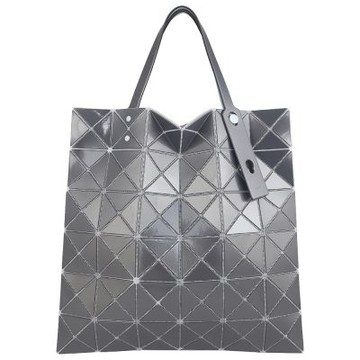 ISSEY MIYAKE 三宅一生 BAOBAO 珍珠灰色亮面三角格6x6肩背/手提包