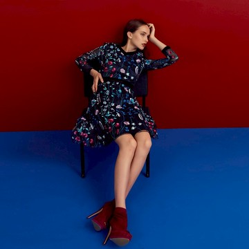 花卉蕾絲透膚小洋裝