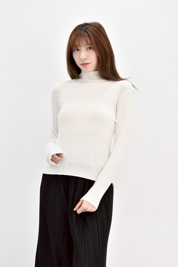 (S) 中領素面白色長袖上衣