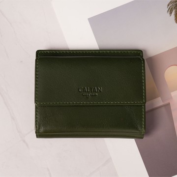 『新品上市』老爺有喜 溫情扣式對摺真皮短夾(075270cd)-綠