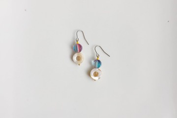 彩虹甜甜圈 貝殼玻璃耳環