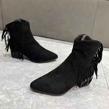 Taroko 尖頭流蘇歐美個性大碼粗跟短筒靴(2色可選)