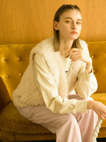 蓬鬆毛絨感背心外套(FD33L0X0280) - Lugnoncure