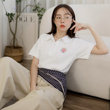 OB嚴選 純棉海軍風刺繡POLO領短袖上衣 《AB20537》