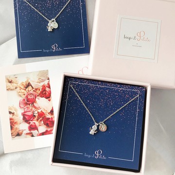 皇冠鋯石小天使 英文字母 鍍銠銀項鏈